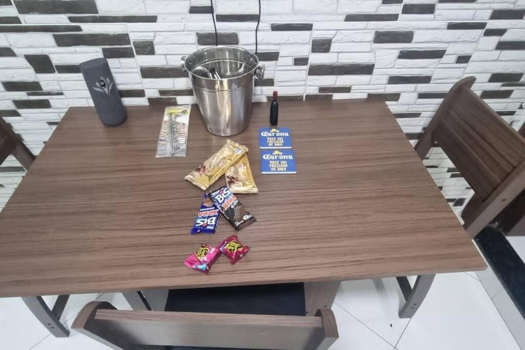 Quarto E Sala A Uma Quadra Da Praia Copacabana Posto 02 Рио де Жанейро Екстериор снимка