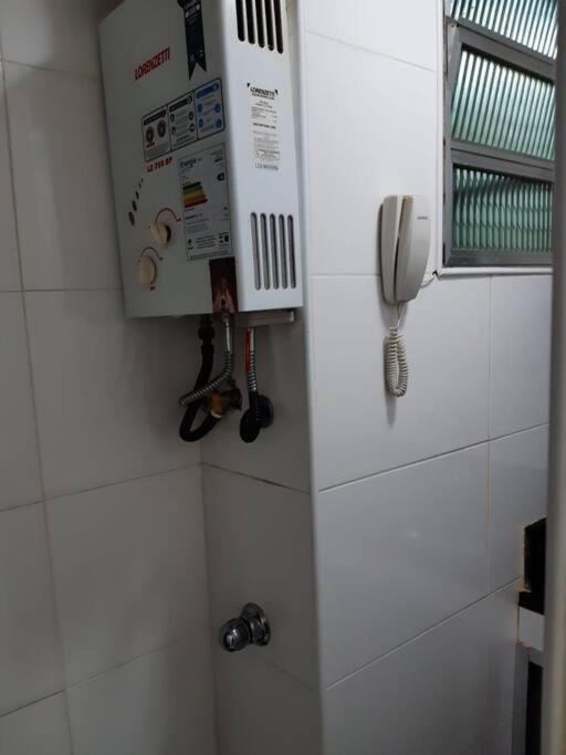 Quarto E Sala A Uma Quadra Da Praia Copacabana Posto 02 Рио де Жанейро Екстериор снимка